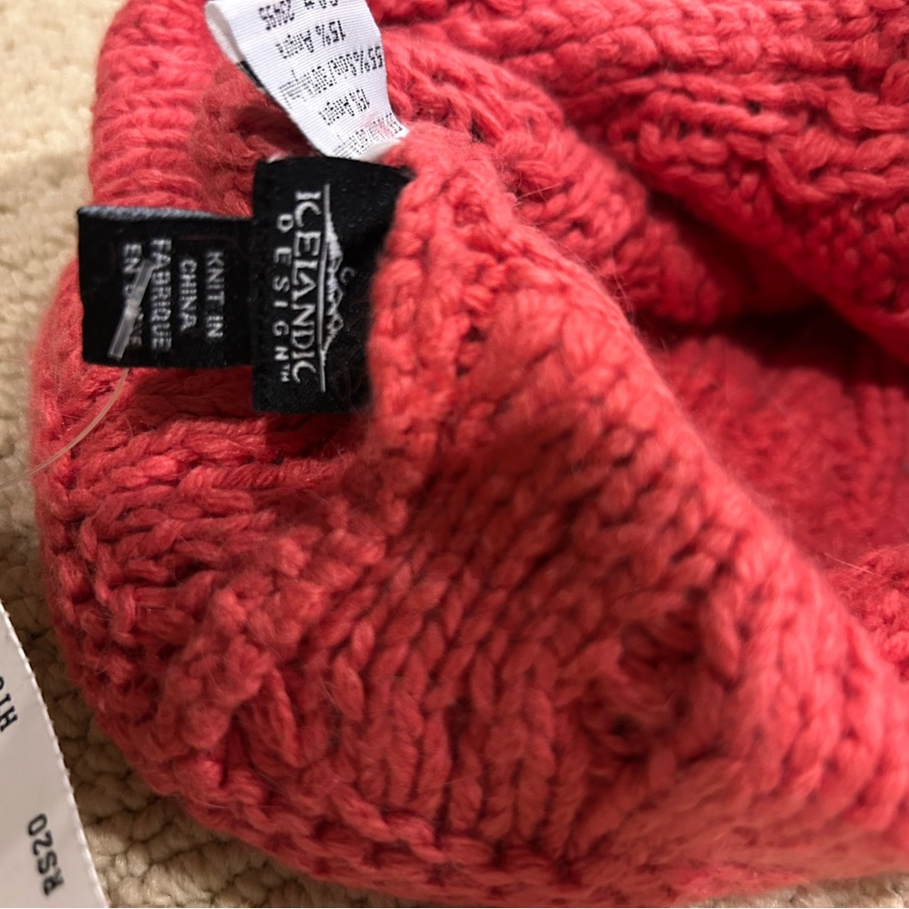 NWT Icelandic Design Red Silk Angora Knit Hat Retail: $59.00 - Picture 6 of 7